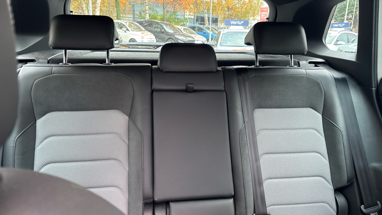 Volkswagen Tiguan 2.0 TDi 150 R-Line 5dr Diesel Estate